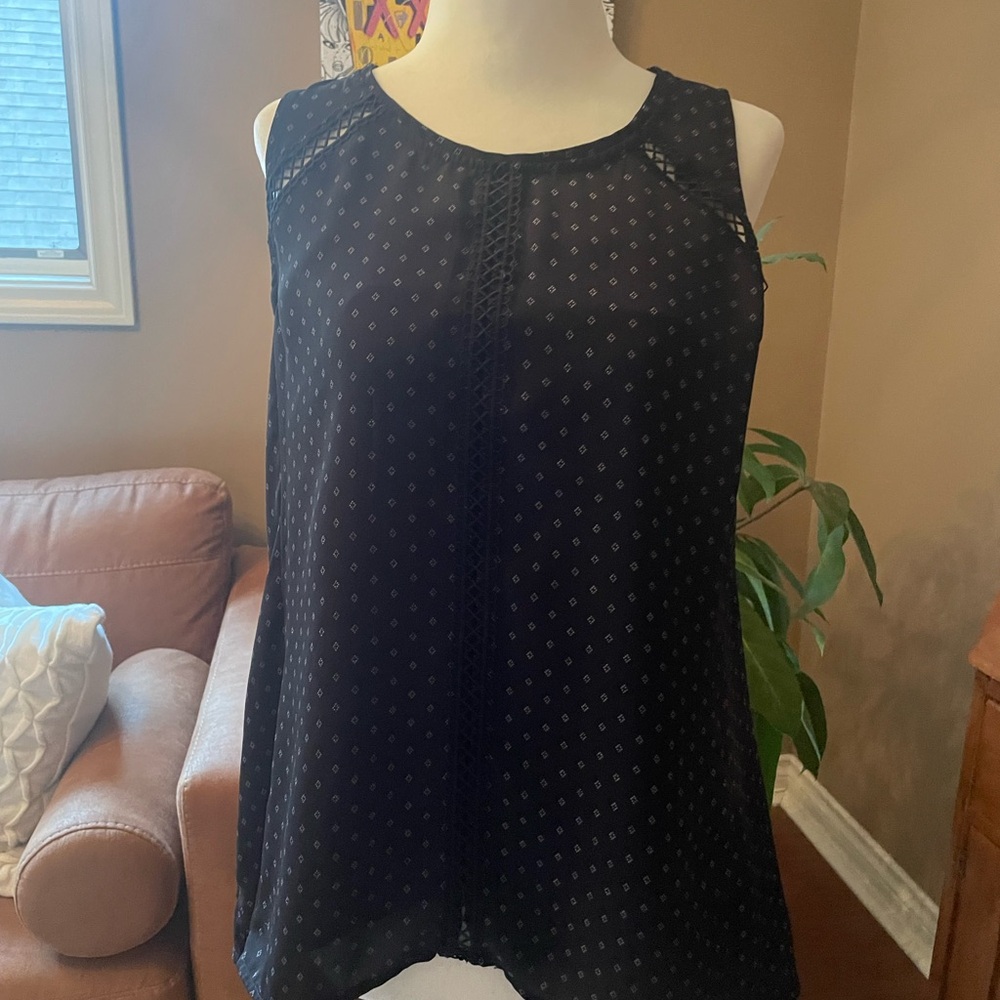 Dex Black Sleeveless Blouse
